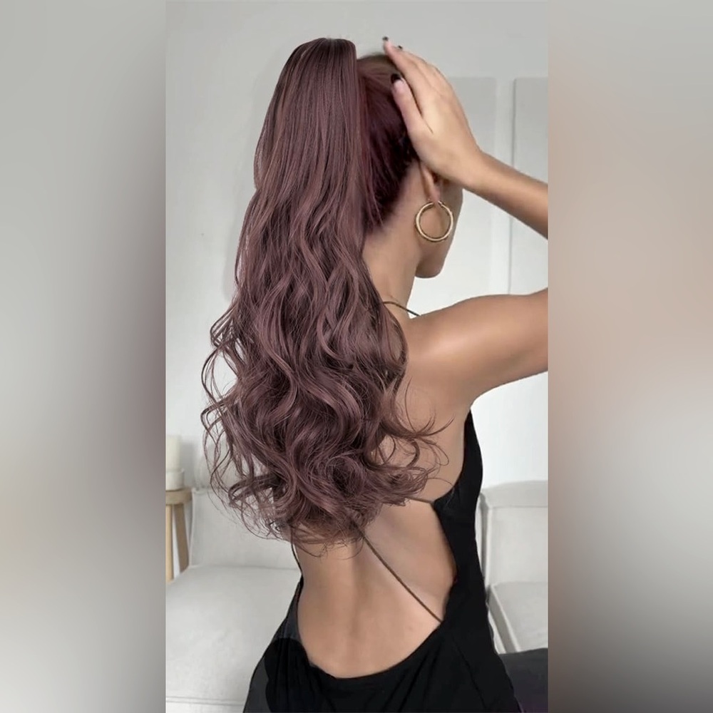 Synthetic burgundy pony tail 23”